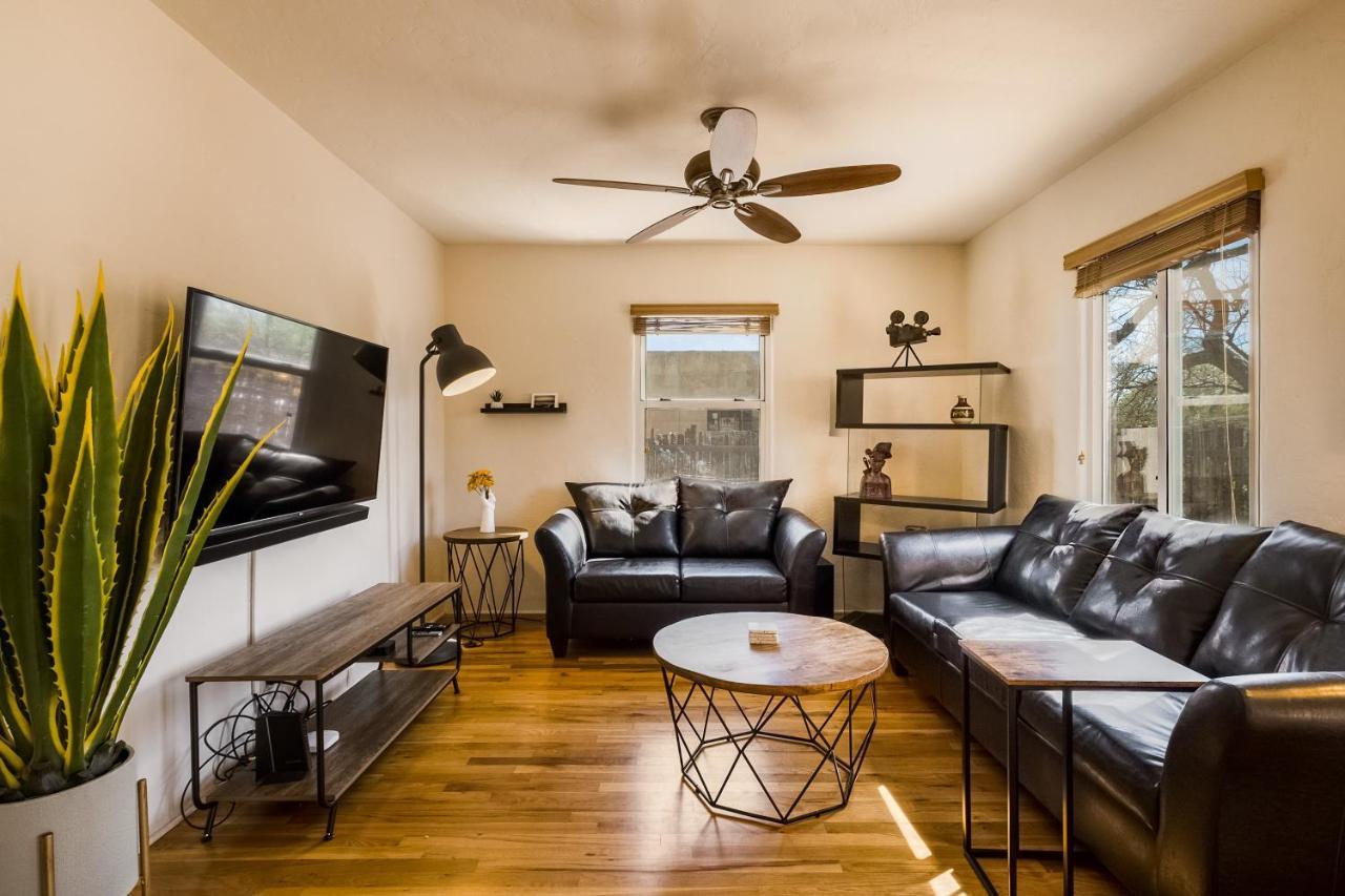 Nob Hill With Private Yard! *