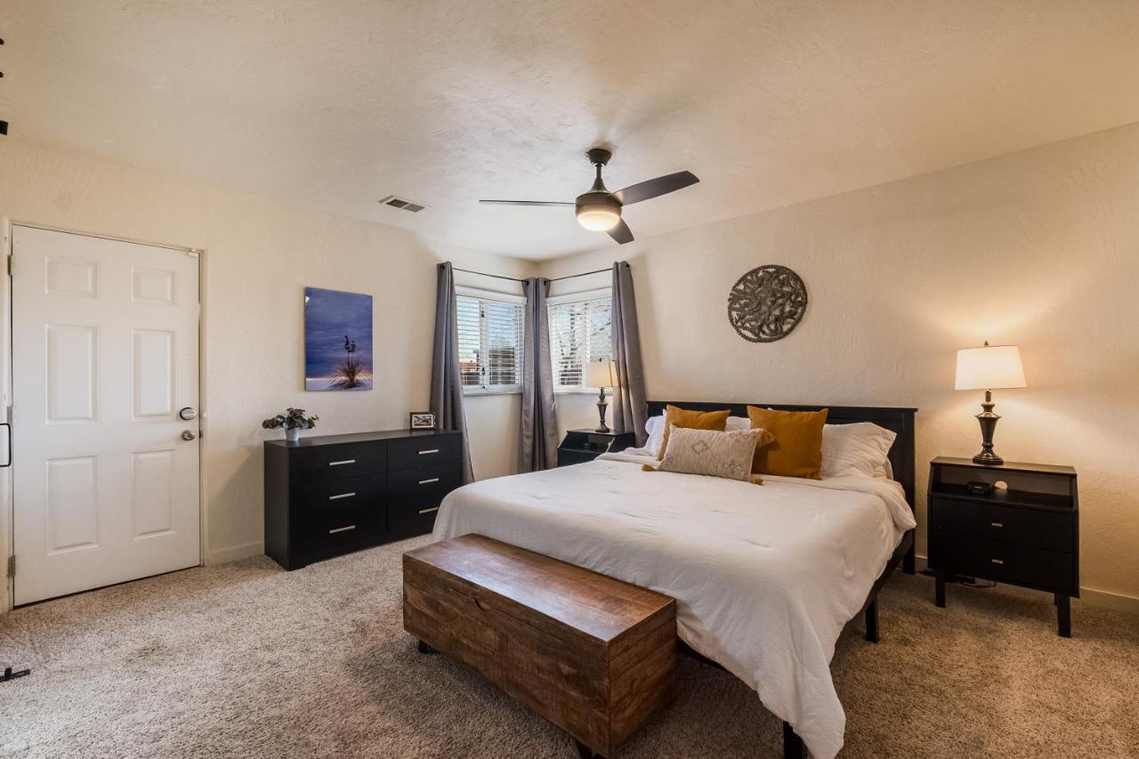 Nob Hill With Private Yard! * Albuquerque
